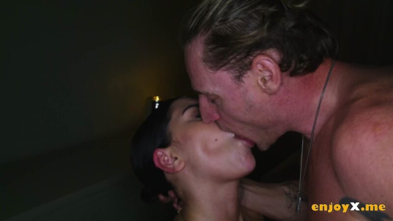 Horny Spaniard with a hefty dick makes fantastic Kira Queen bust like a sex industry star - XXX!