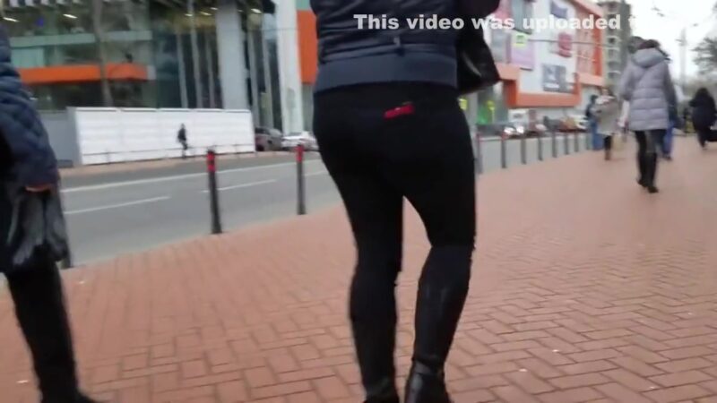 Lush blonde with juicy ass