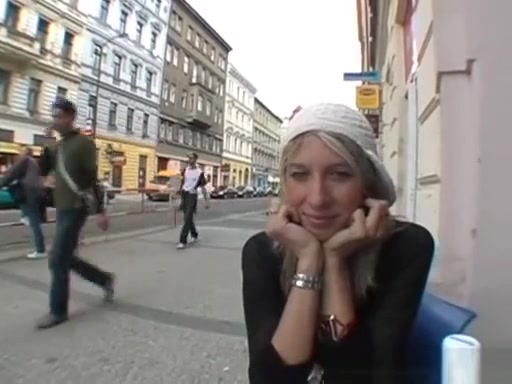 Russian blonde slut gives hot fuck outdoor
