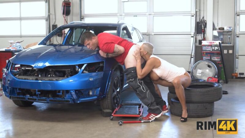 RIM4K. European cougar brings dinner and rimming to hardworking husband