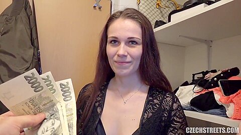Horny Brothel Bitch Does Assfucking Without Condom